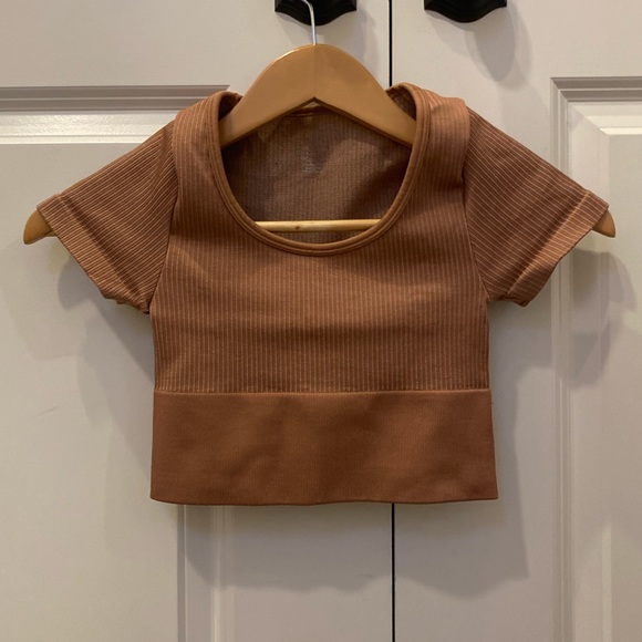 Cute aerie short sleeve athletic shirts - Picture 5 of 5